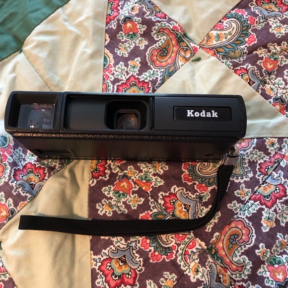 Vintage Kodak Pocket Instamatic 20 Camera - Picture 2 of 12